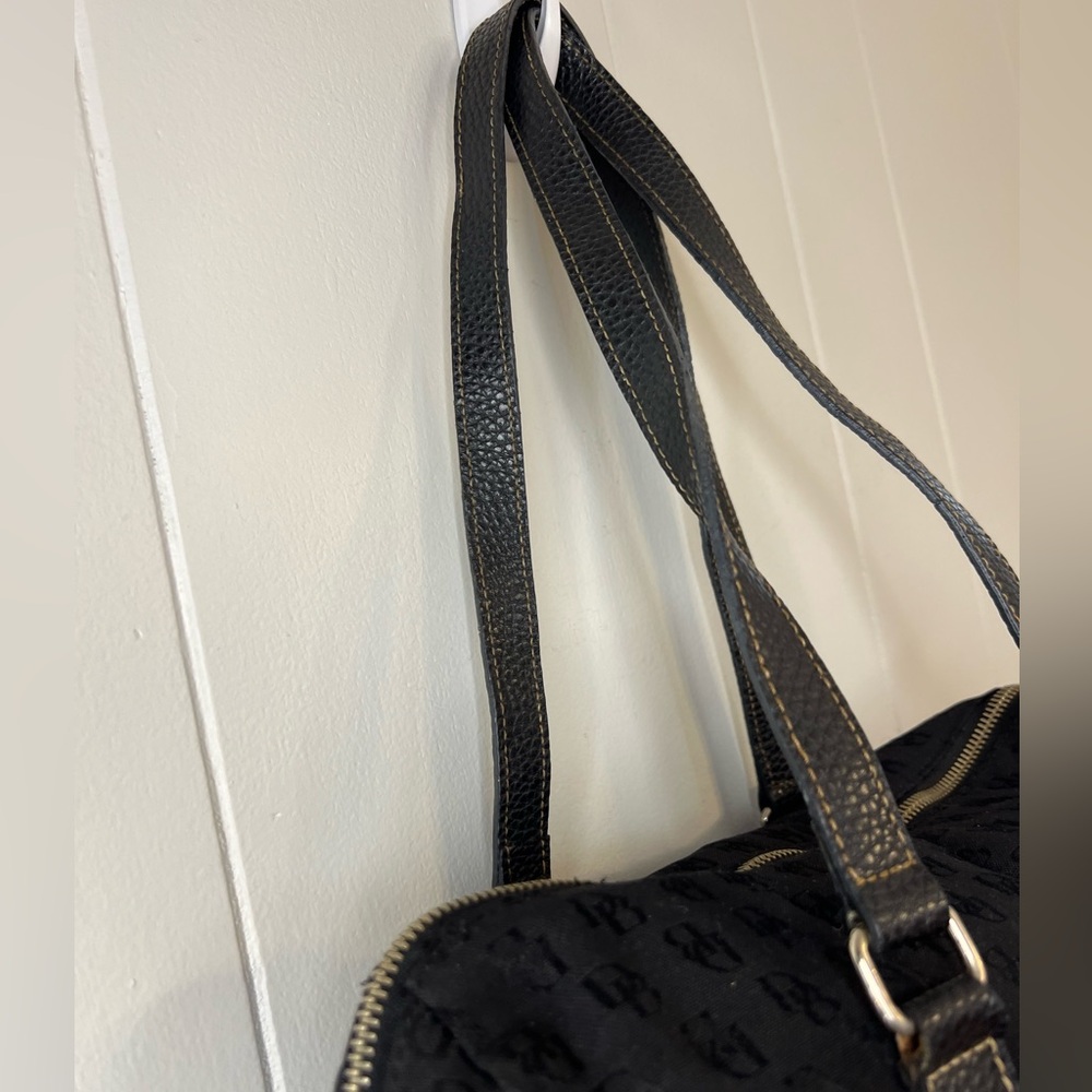 Dooney & Bourke black monogram shoulder bag with black pebbled leather straps - Picture 5 of 16